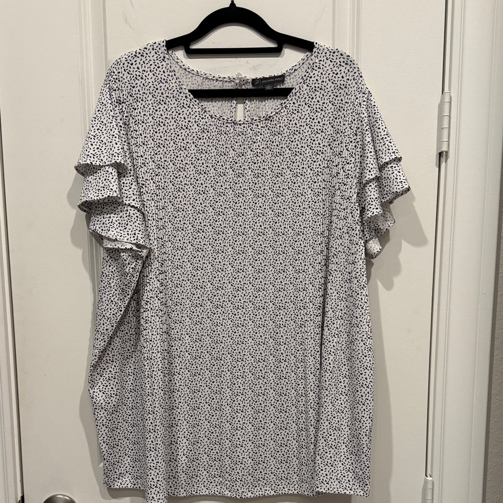 Adrianna Papell, Size XL, White and Black Ruffle Sleeve Blouse